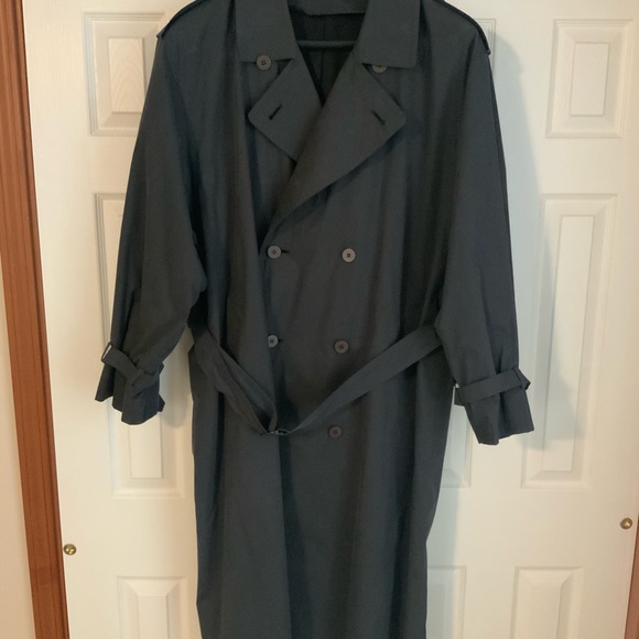 LAST CHANCE TIL 6pm today! like new Burberry prorsum trench/raincoat. - Picture 4 of 12